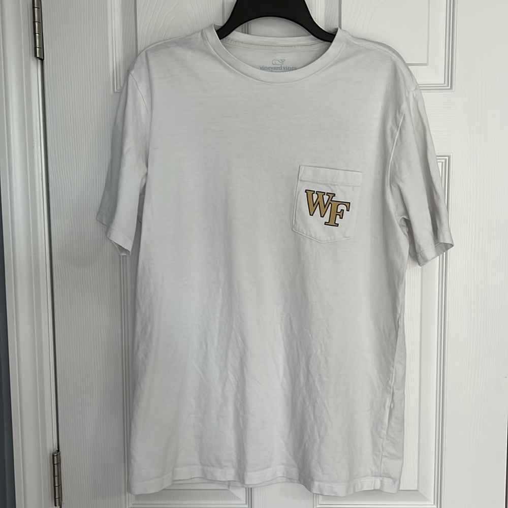 Vineyard Vines-Mens medium, wake forest college edition